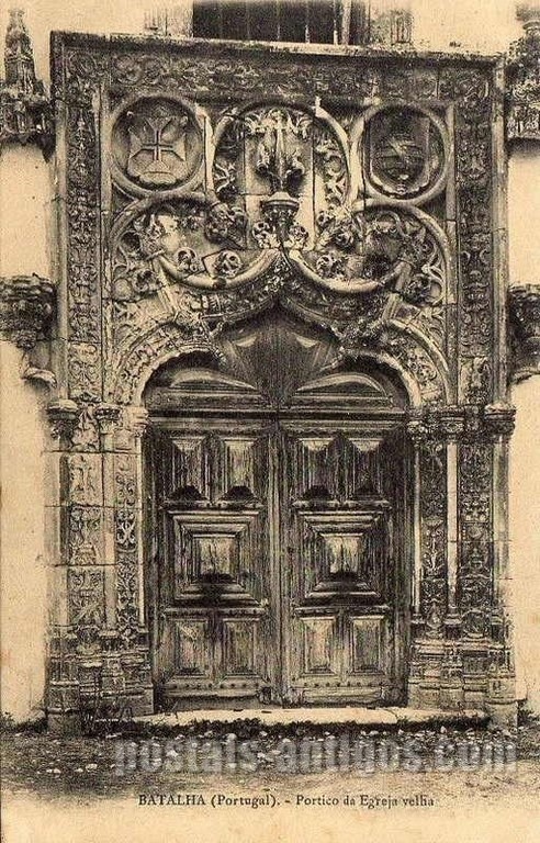 Bilhete postal de Batalha: pórtico da Igreja velha | Portugal em postais antigos 