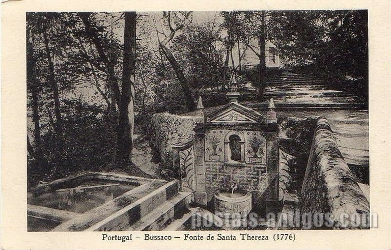 Postal antigo de Buçaco, Portugal:  Fonte de Santa Teresa (1776).