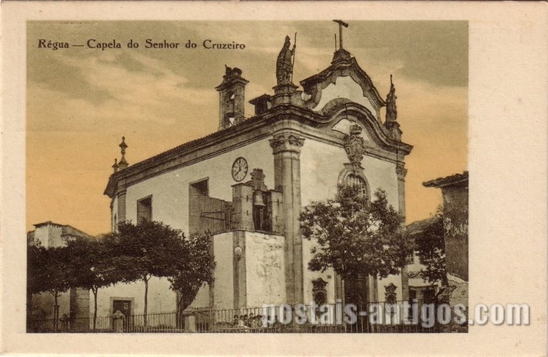 Bilhete postal antido de Peso da Régua, Capela do Senhor do Cruzeiro | Portugal em postais antigos.