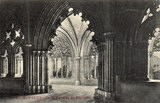 Bilhete postal de Batalha: a porta da Sala do Capítulo | Portugal em postais antigos 