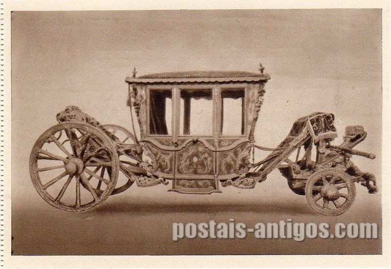 Bilhete postal antigo de Lisboa, Portugal: Museu dos coches - Coche Francês dos fins do século XVIII.