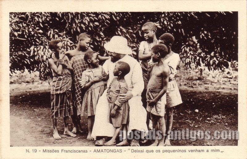 Bilhete postal ilustrado de Moçambique, Missões Franciscanas, Amatongas | Portugal em postais antigos 
