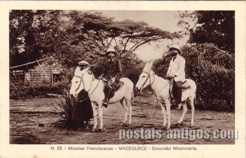 Bilhete postal ilustrado de Moçambique, Excursão Missionária, Macequece | Portugal em postais antigos 