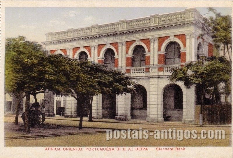 Bilhete postal ilustrado de Moçambique, Banco da Beira | Portugal em postais antigos 