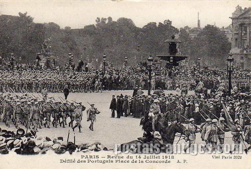 Os Portugueses em França - Desfile dos Portugueses - 14 de julho de 1918 | Portugal em postais antigos
