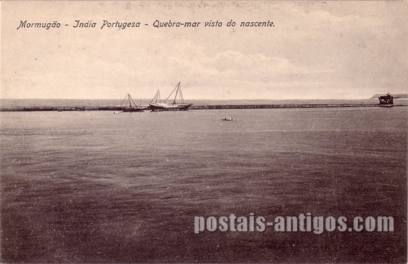 Bilhete postal do Quebra-mar visto do nacente Mormugão, India Portuguesa | Portugal em postais antigos