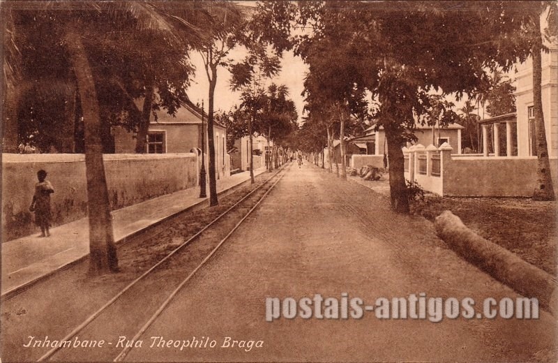 Bilhete postal ilustrado antigo da Rua Theophilo Braga, Inhambane,  Moçambique | Portugal em postais antigos
