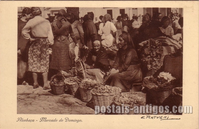 Bilhete postal de Alcobaça, mercado do Domingo, peras e maçãs | Portugal em postais antigos