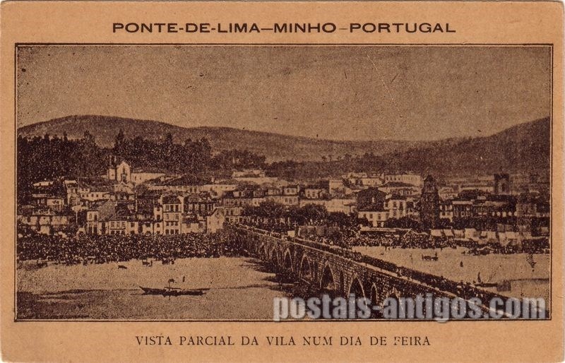 Bilhete postal de Ponte de Lima, Vista parcial da vila num dia de feira | Portugal em postais antigos