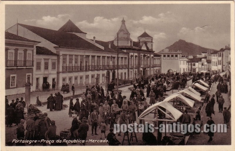Bilhete postal de Portalegre, Praça da República, Mercado | Portugal em postais antigos