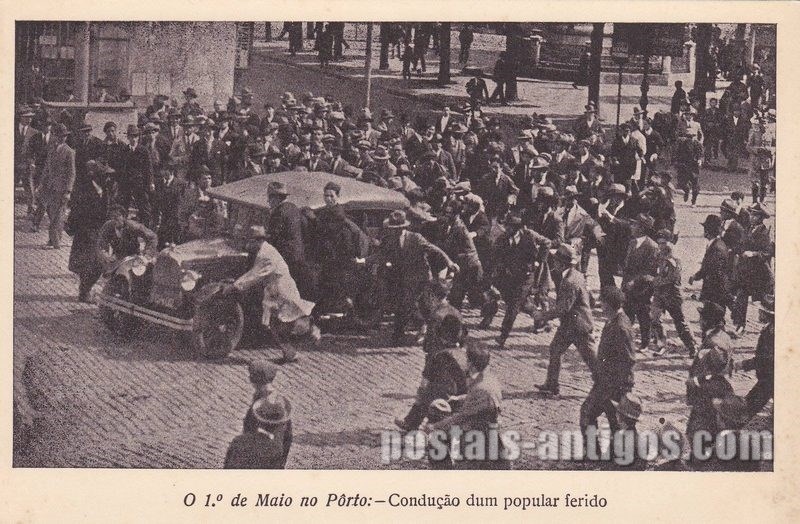 Bilhete postal ilustrado do 1° de Maio de 1931 no Porto: condução dum popular ferido | Portugal em postais antigos 