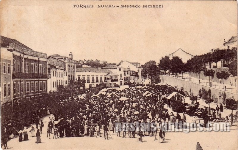 Bilhete postal de Torres Novas, mercaco semanal | Portugal em postais antigos