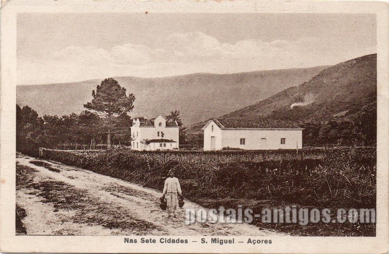 Bilhete postal ilustrado: Nas Sete Cidades - S. Miguel - Açores | Portugal em postais antigos