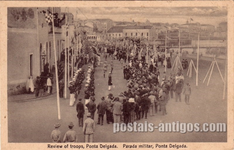 Bilhete postal da Parada militar em Ponta Delgada | Portugal em postais antigos