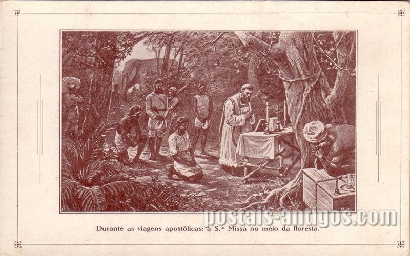 Bilhete postal ilustrado das Missões Cucujães no Ultramar, Santa Missa no meio da floresta  | Portugal em postais antigos 