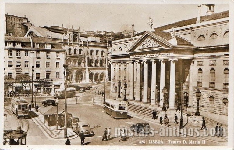 Bilhete postal antigo de Lisboa: Teatro Nacional Dona Maria II | Portugal em postais antigos