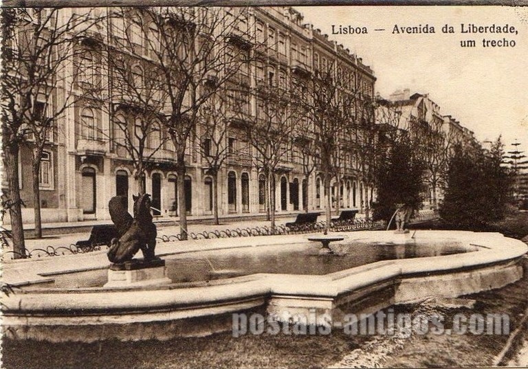 Bilhete postal ilustrado de Lisboa: Avenida da Liberdade | Portugal em postais antigos