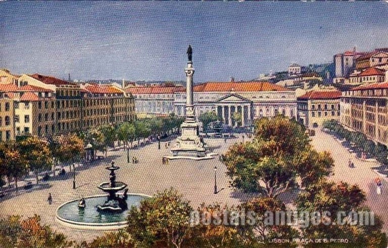 Bilhete postal antigo de Lisboa: Praça Dom Pedro IV (Rossio) | Portugal em postais antigos