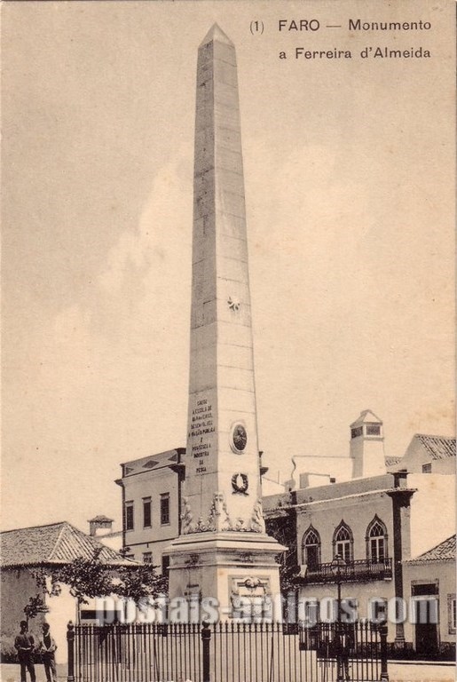 Bilhete postal de Faro: Monumento a Ferreira de Almeida | Portugal em postais antigos