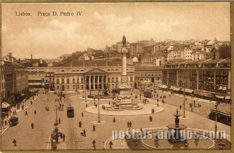 Bilhete postal antigo de Lisboa: Praça Dom Pedro IV (Rossio) | Portugal em postais antigos