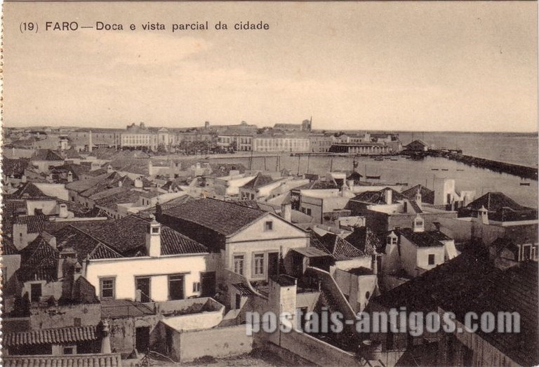 Bilhete postal de Faro: Doca e vista parcial da cidade | Portugal em postais antigos