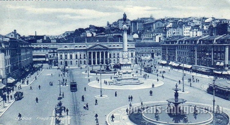 Bilhete postal ilustrado de Lisboa: Praça Dom Pedro IV (Rossio) | Portugal em postais antigos