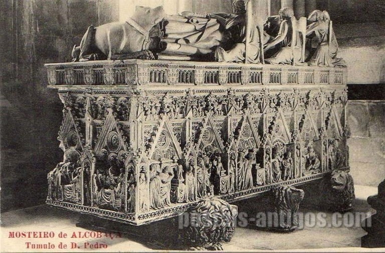 Bilhete postal de Alcobaça, Túmulo Dom Pedro no Mosteiro | Portugal em postais antigos