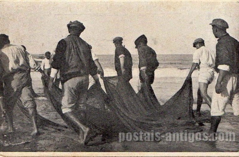 Bilhete postal de pescadores de Nazaré | Portugal em postais antigos 