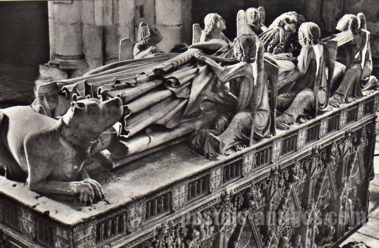 Bilhete postal de Alcobaça, Mosteiro, Túmulo de D. Pedro I | Portugal em postais antigos