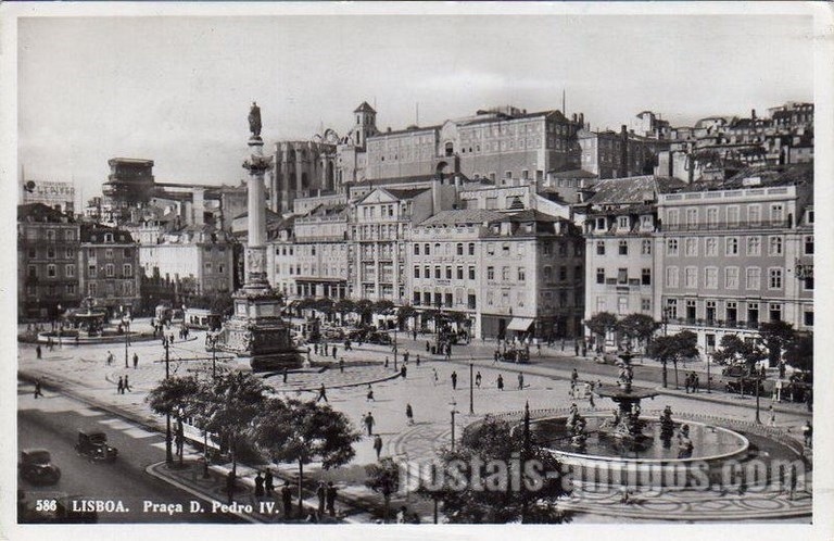 Bilhete postal antigo de Lisboa: Praça Dom Pedro IV (Rossio) | Portugal em postais antigos