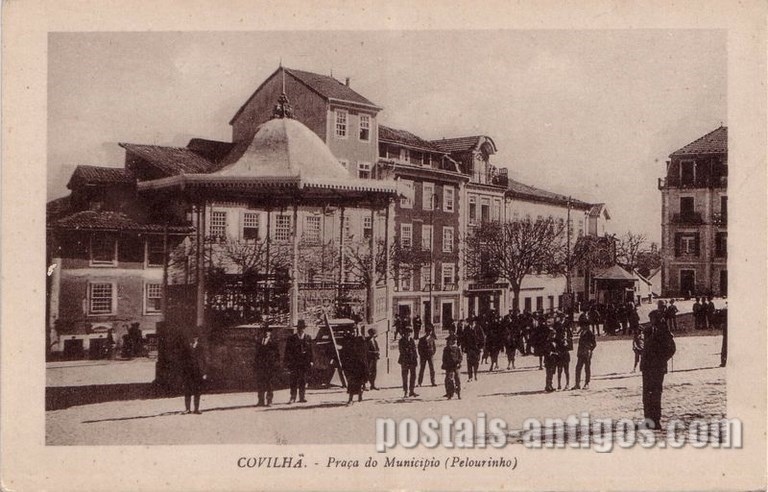 Postais antigos de Covilhã: Pelourinho da praça do Município | Portugal em postais antigos