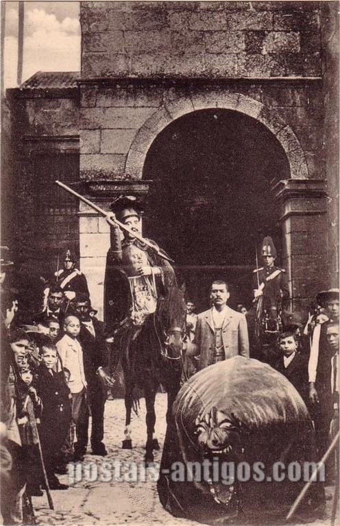 Bilhete postal ilustrado de Amarante: São Jorge e a Serpe em procissão | Portugal em postais antigos