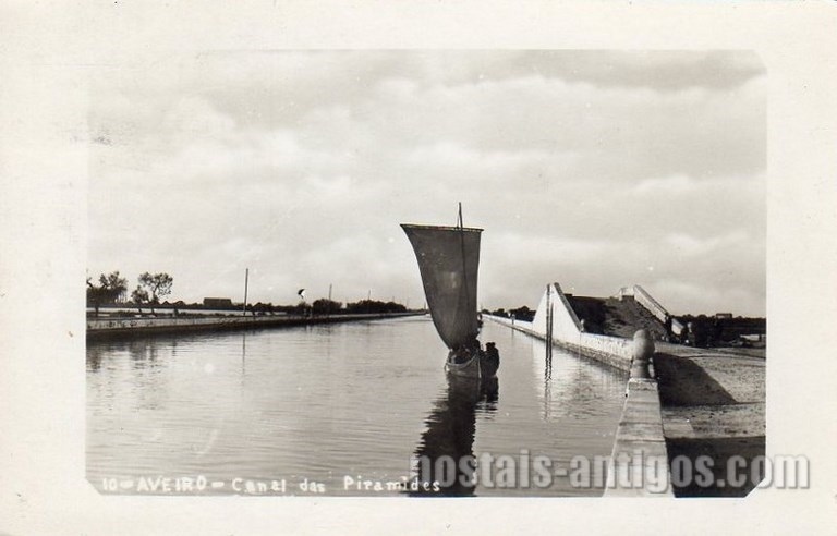 Bilhete postal antigo de Aveiro, Canal das Pirâmides | Portugal em postais antigos