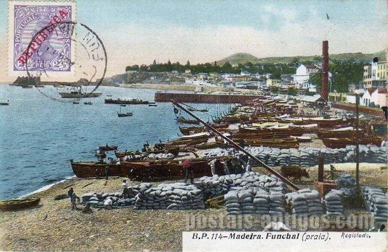 Bilhete postal ilustrado da praia de Funchal, Madeira | Portugal em postais antigos 