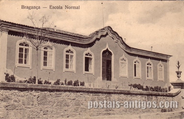 Bilhete postal de Bragança: Escola Normal | Portugal em postais-antigos.com