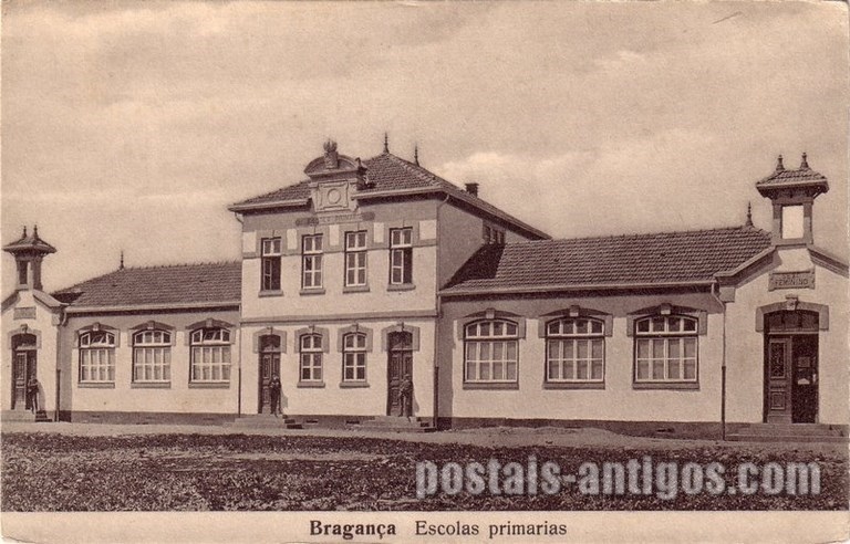 Postais antigos de Bragança: Escolas primárias  | Portugal em postais antigos