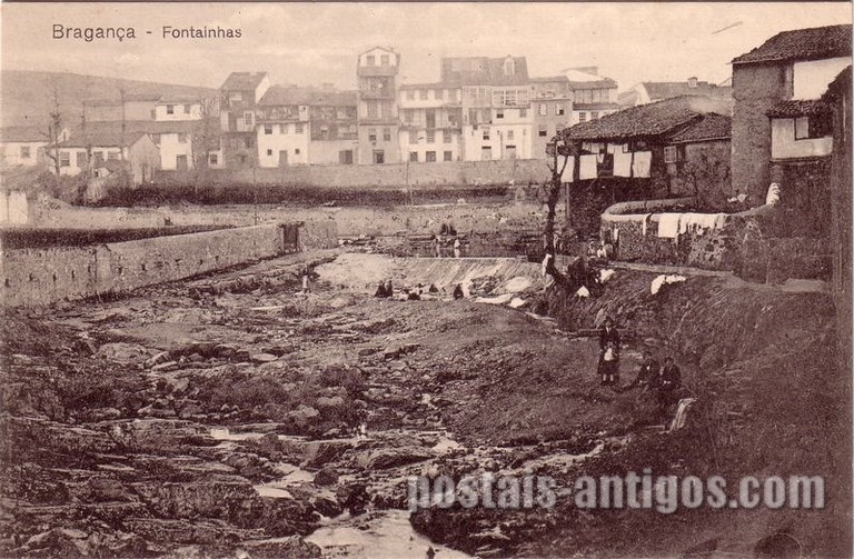 Bilhete postal de Bragança: Fontainhas | Portugal em postais-antigos.com