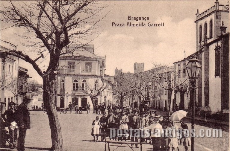 Bilhete postal de Bragança: Praça Almeida Garrett | Portugal em postais-antigos.com