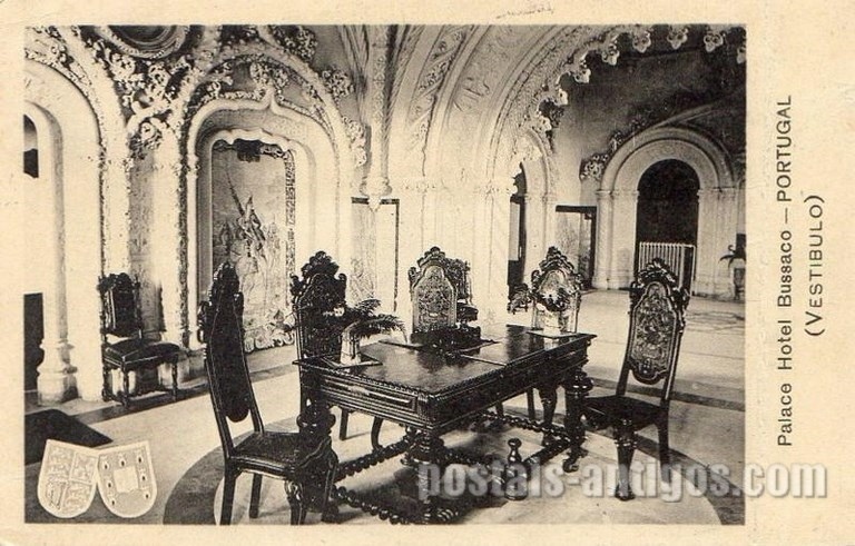 Bilhete postal ilustrado de Buçaco, Portugal: Vestíbulo do Palácio Hotel.