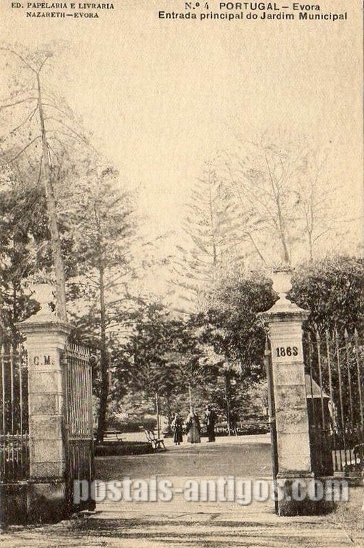 Bilhete postal da Entrada principal do Jardim Municipal​, Évora | Portugal em postais antigos