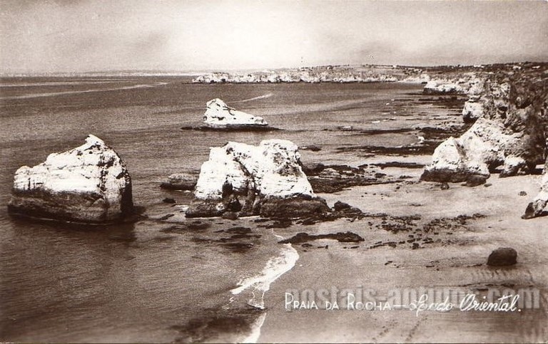 Bilhete postal da Praia da Rocha lado oriental em Portimão | Portugal em postais antigos 