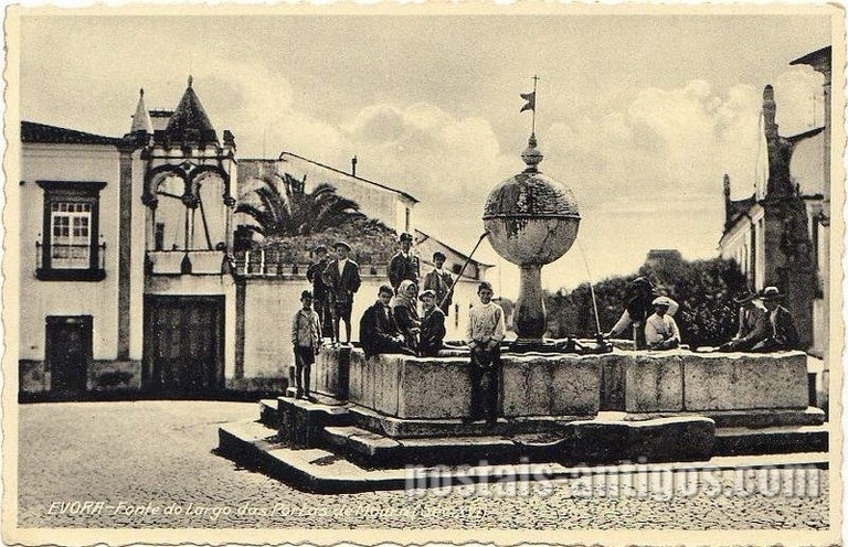 Bilhete postal da Fonte do Largo das portas de Moura, Évora | Portugal em postais antigos
