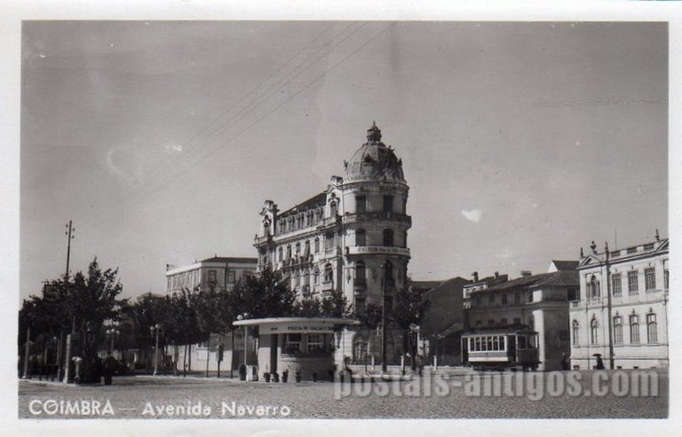 Postal antigo de Coimbra, Portugal: Avenida Emídio Navarro.