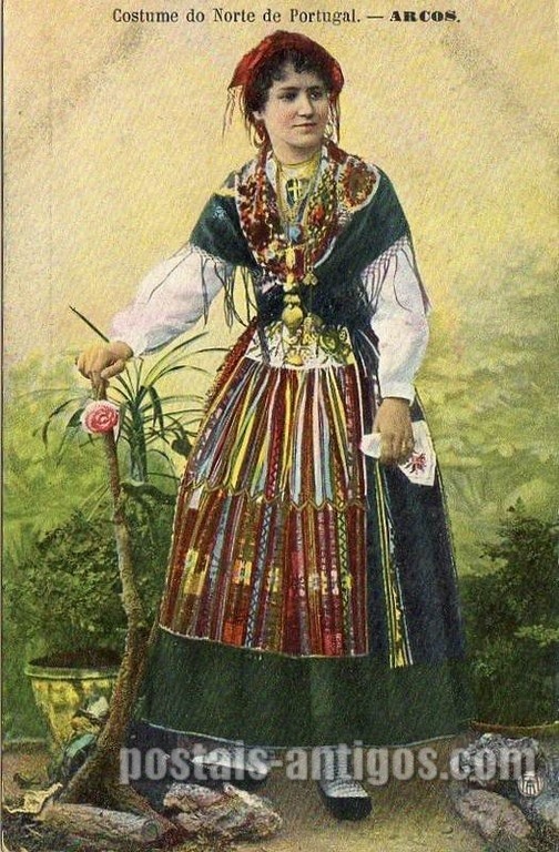 Bilhete postal antigo de Arcos de Valdevez, Costume do norte de Portugal | Portugal em postais antigos