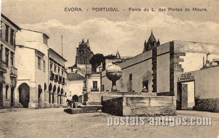 Bilhete postal da Fonte do Largo das Portas de Moura​, Évora | Portugal em postais antigos
