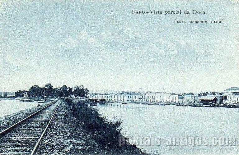 Bilhete postal de Faro, vista parcial da doca | Portugal em postais antigos