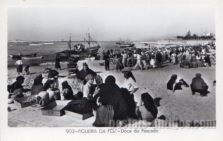 Postal antigo de Figueira da Foz, Portugal: Doca do Pescado.