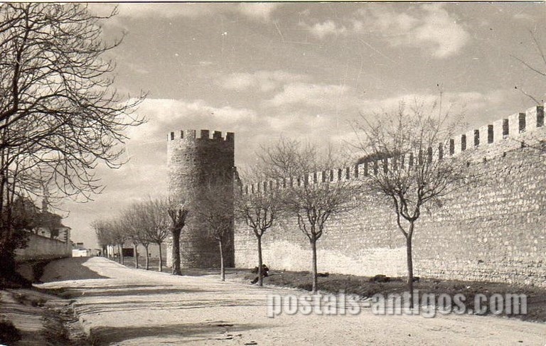 Bilhete postal de um Trôço da Muralha "Fernandina", Évora | Portugal em postais antigos
