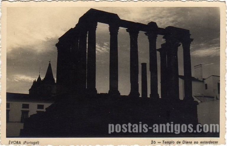 Bilhete postal do Templo Romano de Diana​ ao antardecer, Évora | Portugal em postais antigos