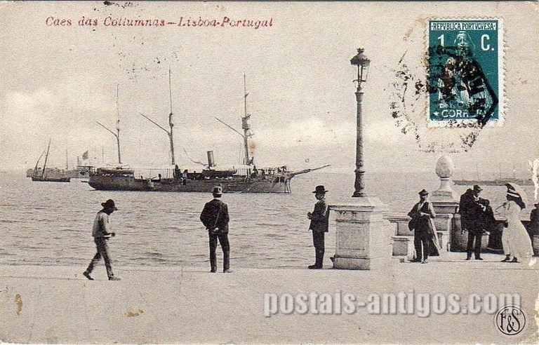 Bilhete postal antigo de Lisboa: Cais das Colunas | Portugal em postais antigos